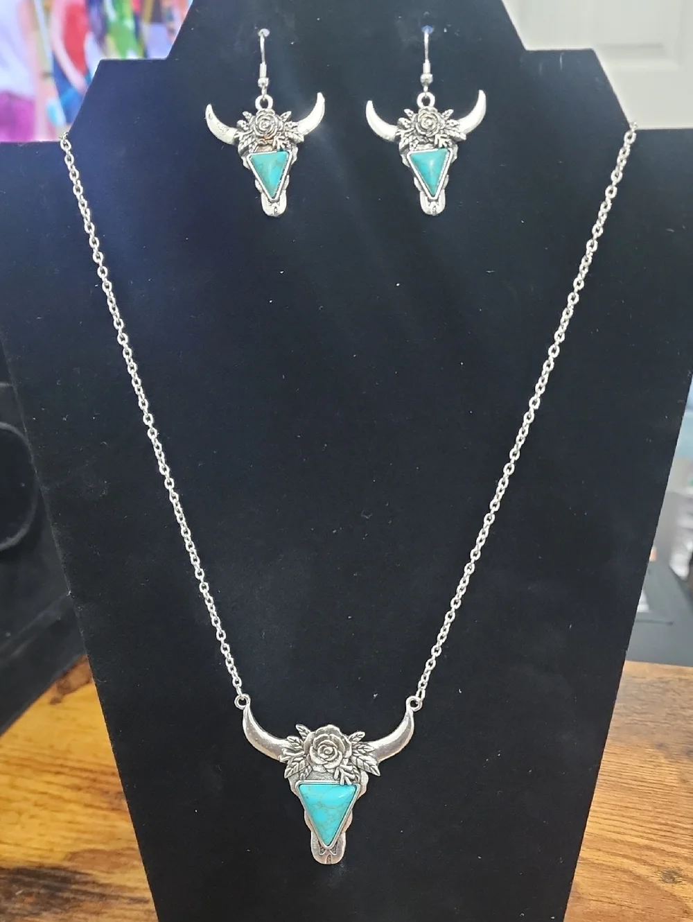 Vintage Western-style Turquoise Jewelry Sets, Which Are Composed Of Various Ele-